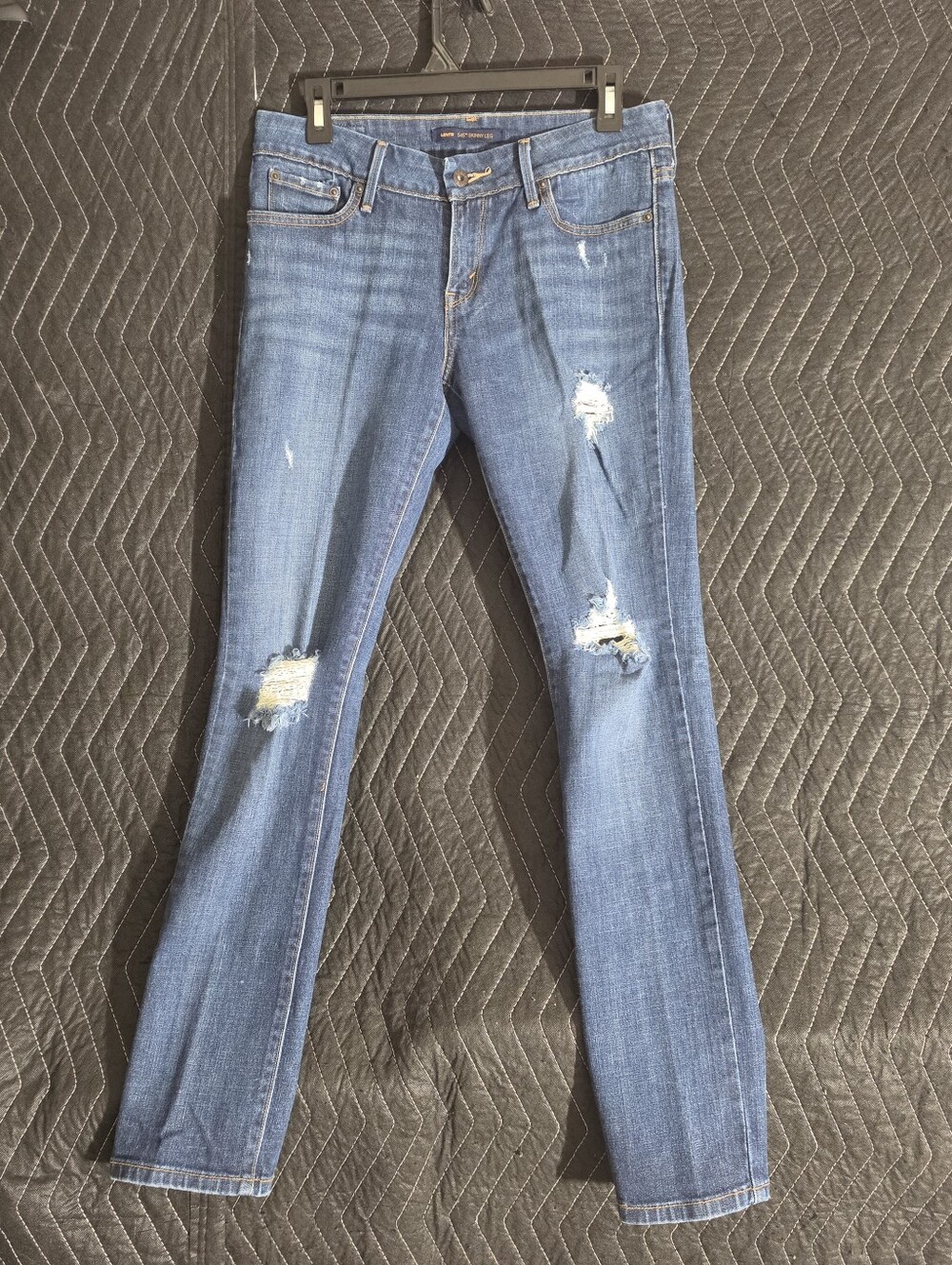 Women’s Levis .545.Distressed Blue Slim Jeans